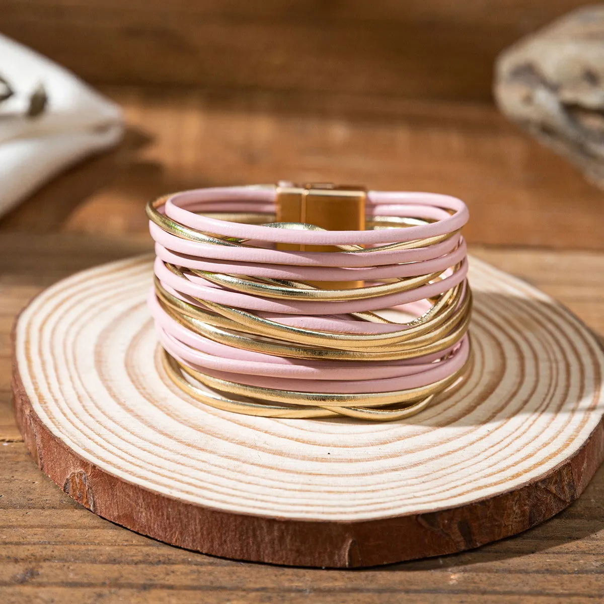 1 Pc Boho Vacation Style Multilayer Contrast Magnetic Buckle Bracelet Unisex Rock Hippie Wide-brimmed Disturbing Bangle Wrap Bracelet For Women