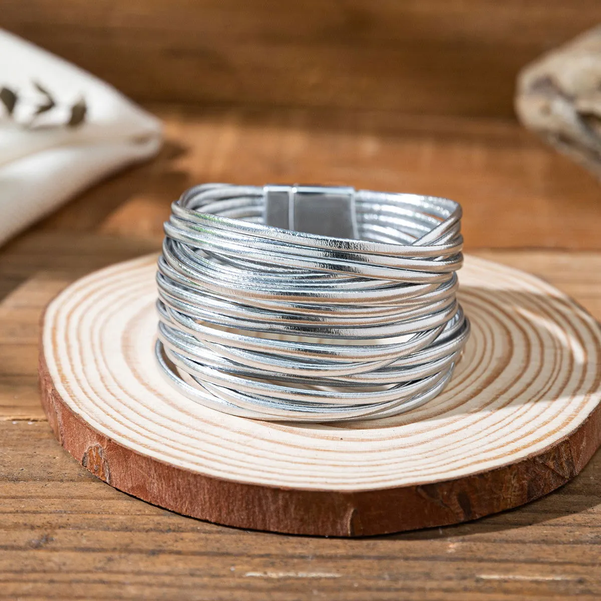 1 Pc Boho Vacation Style Multilayer Contrast Magnetic Buckle Bracelet Unisex Rock Hippie Wide-brimmed Disturbing Bangle Wrap Bracelet For Women