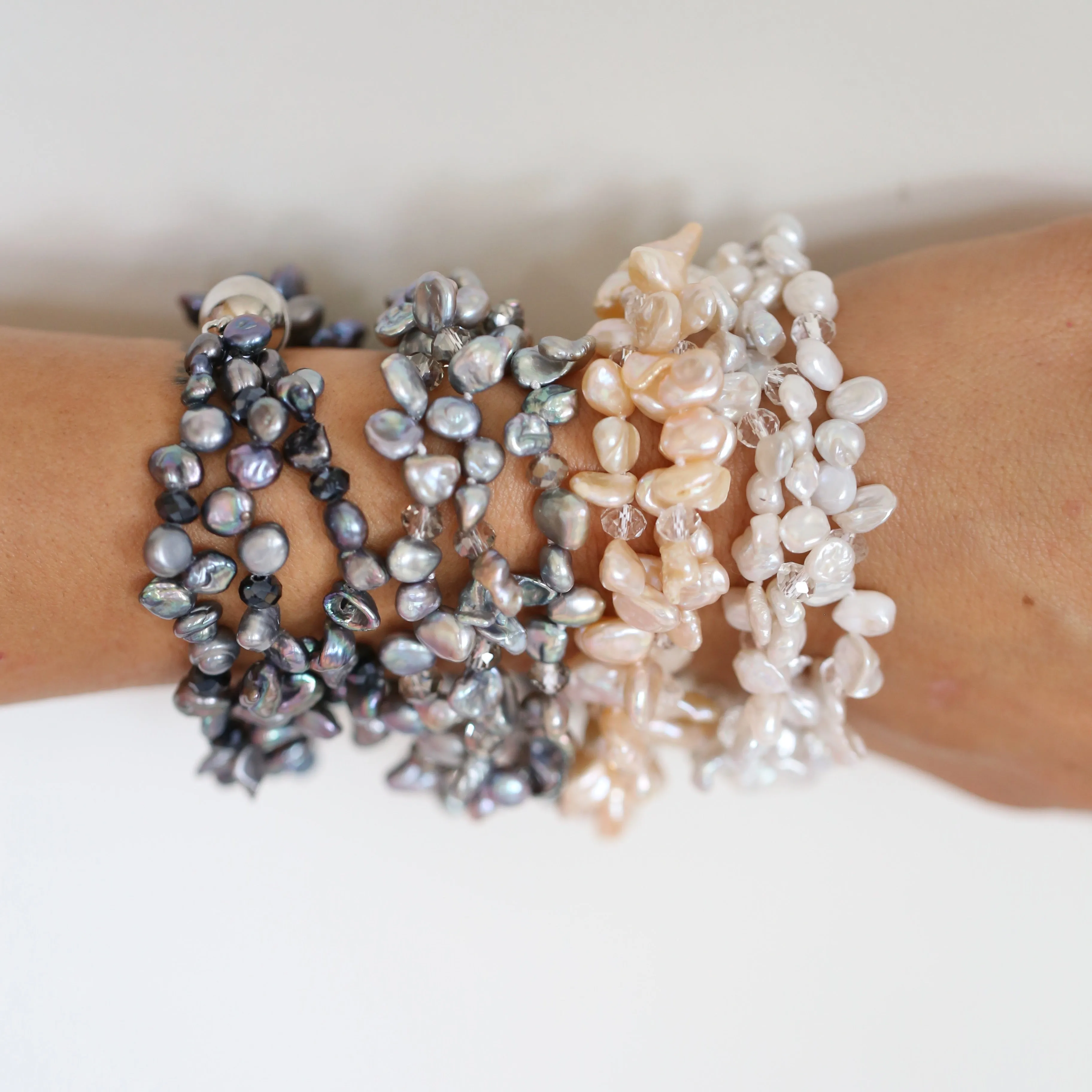 209-07 | 2-STRAND GRAY KESHI & CRYSTAL BRACELET