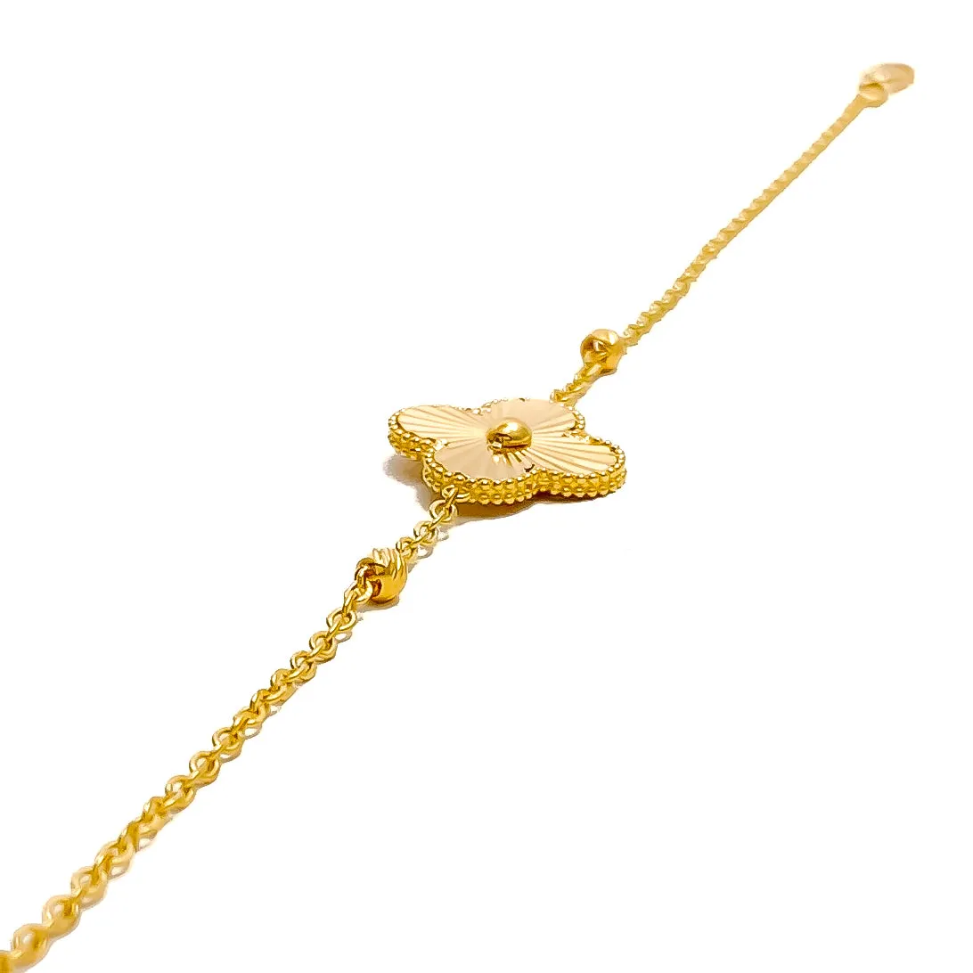 Chic Shimmering Clover Leaf 21k Gold Bracelet