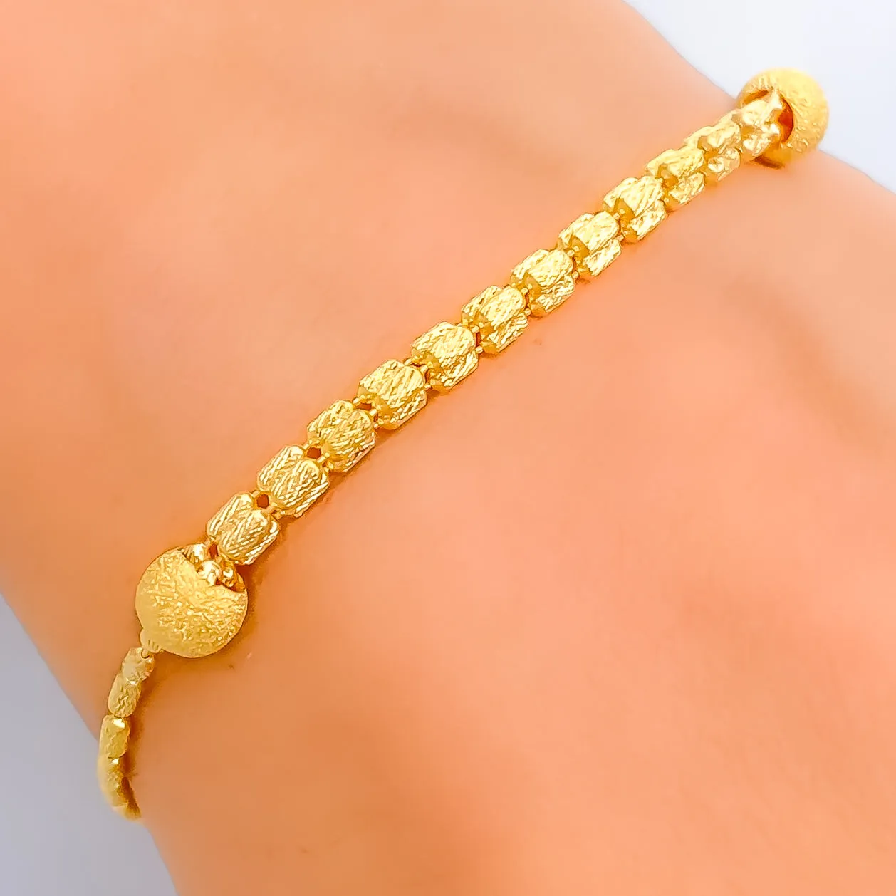 Delightful Attractive 22K Gold Bracelet