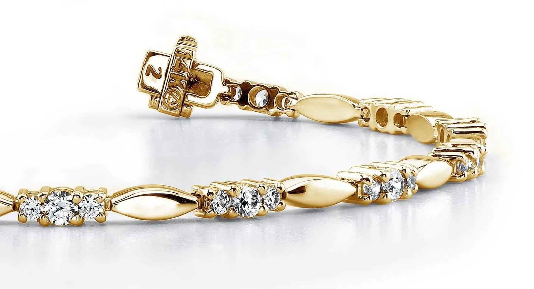 Elliptical Link Lab-Grown Diamond Bracelet with 2.05 ct.(finished) 2mm, 3mm