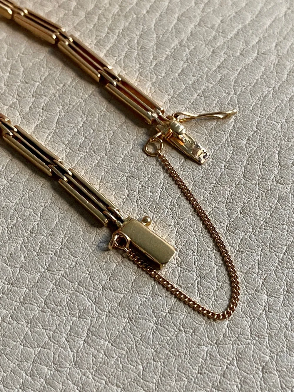 Extraordinary! Antique 18k gold slotted link bracelet - 7 inch length
