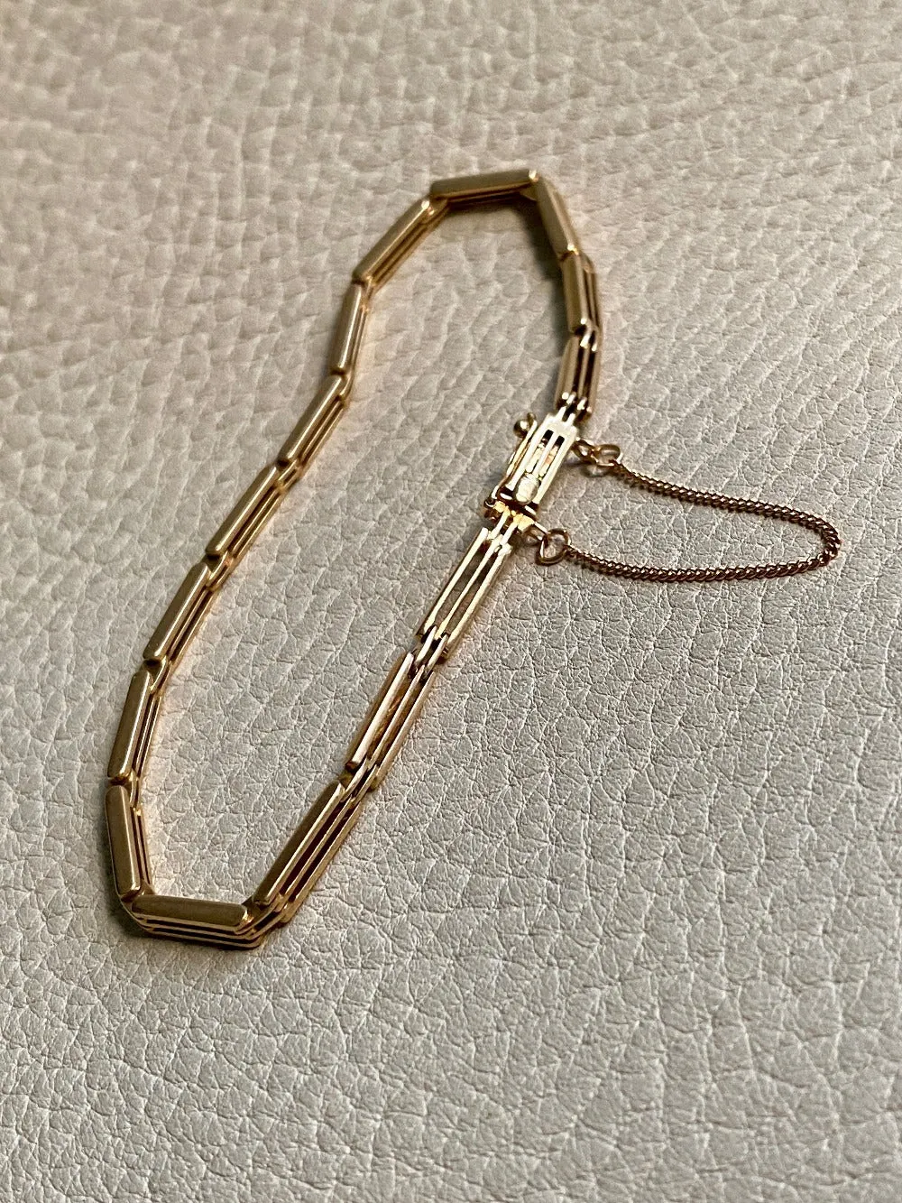 Extraordinary! Antique 18k gold slotted link bracelet - 7 inch length