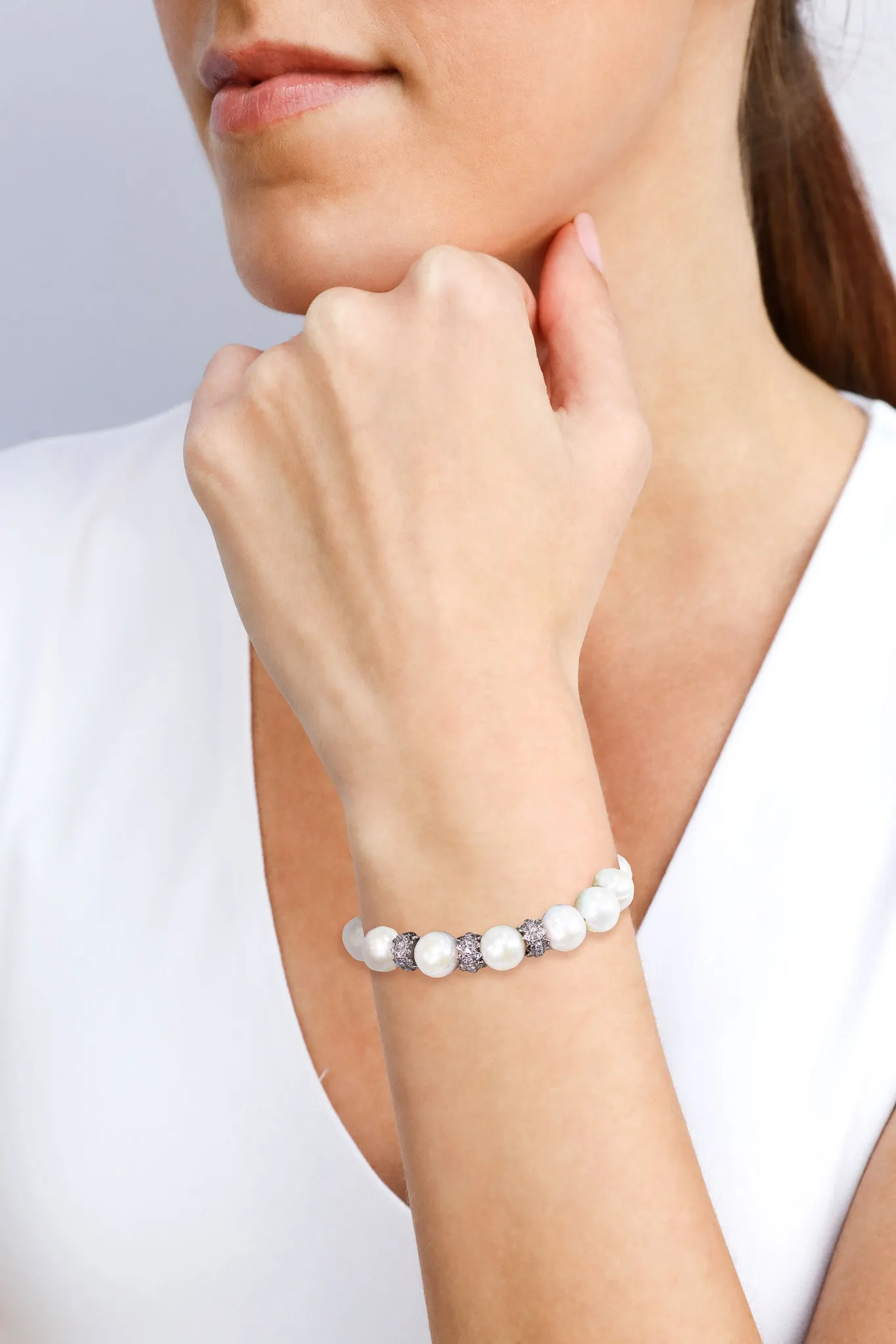 FRESHWATER WHITE PEARLS PULL BRACELET