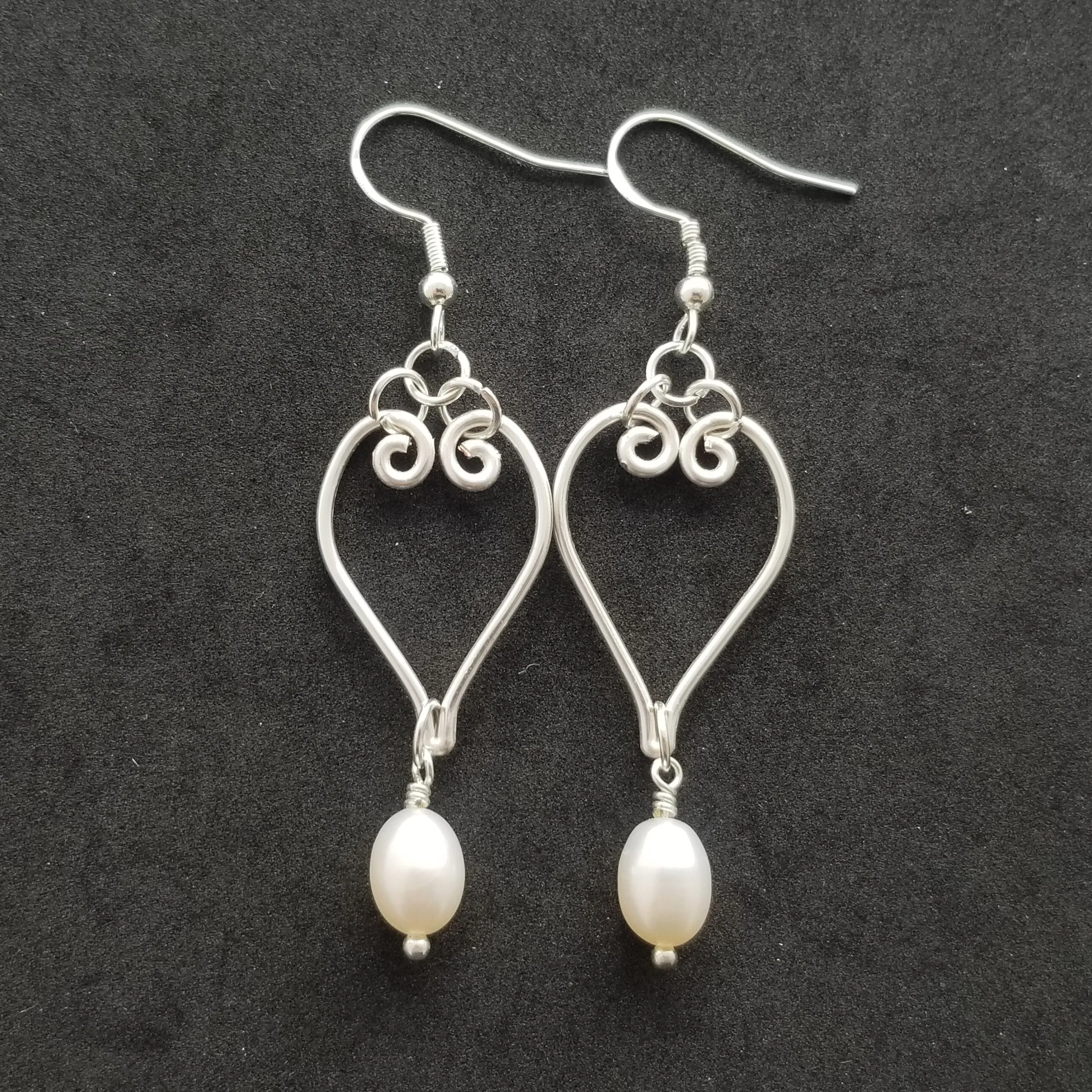 Hawaiian Jewelry For Women, Wire Loop Heart Earrings Natural Rice Pearls Earrings Beachy Pearl Jewelry Birthday Gift (June Birthstone Gift)