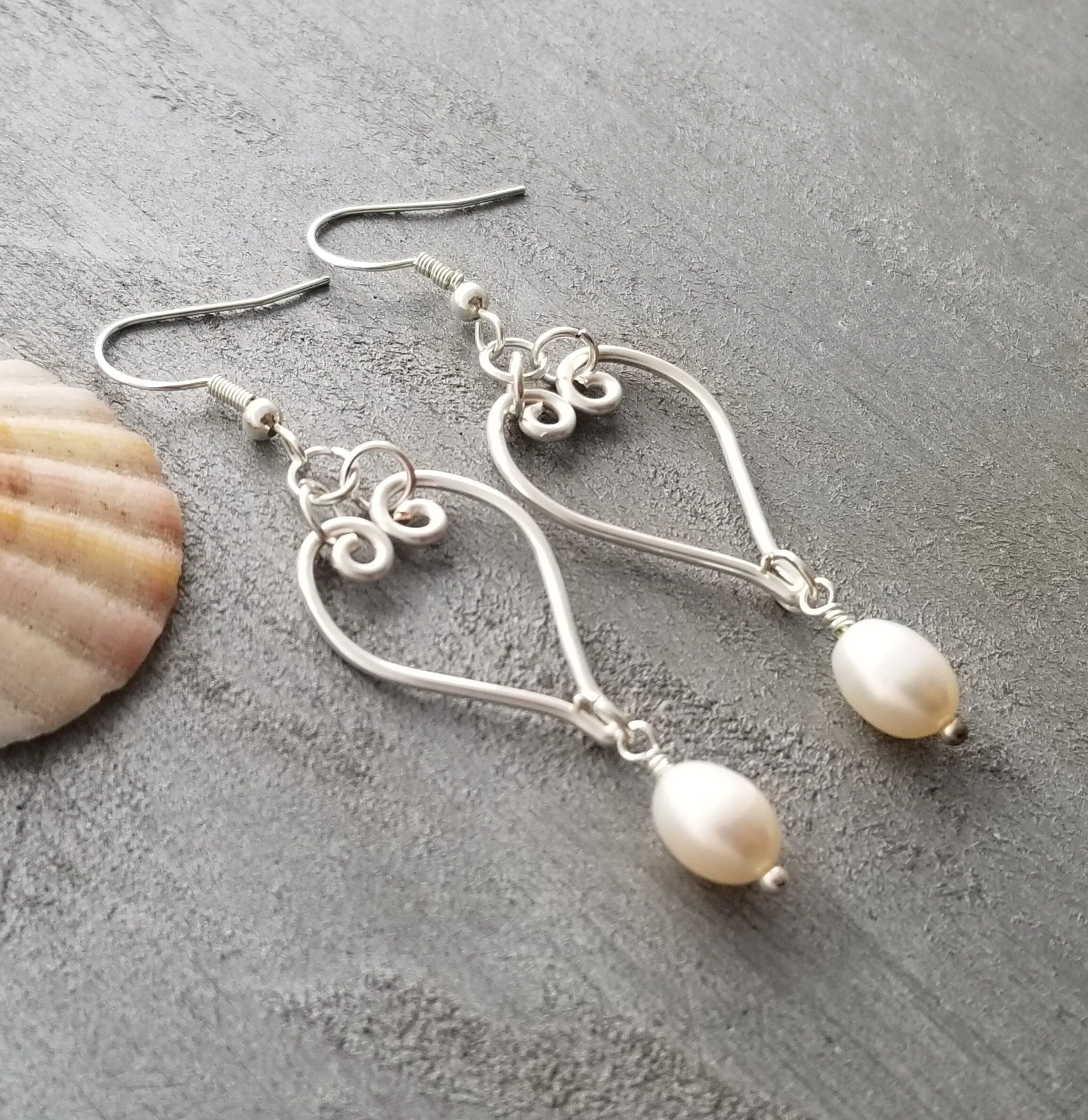 Hawaiian Jewelry For Women, Wire Loop Heart Earrings Natural Rice Pearls Earrings Beachy Pearl Jewelry Birthday Gift (June Birthstone Gift)