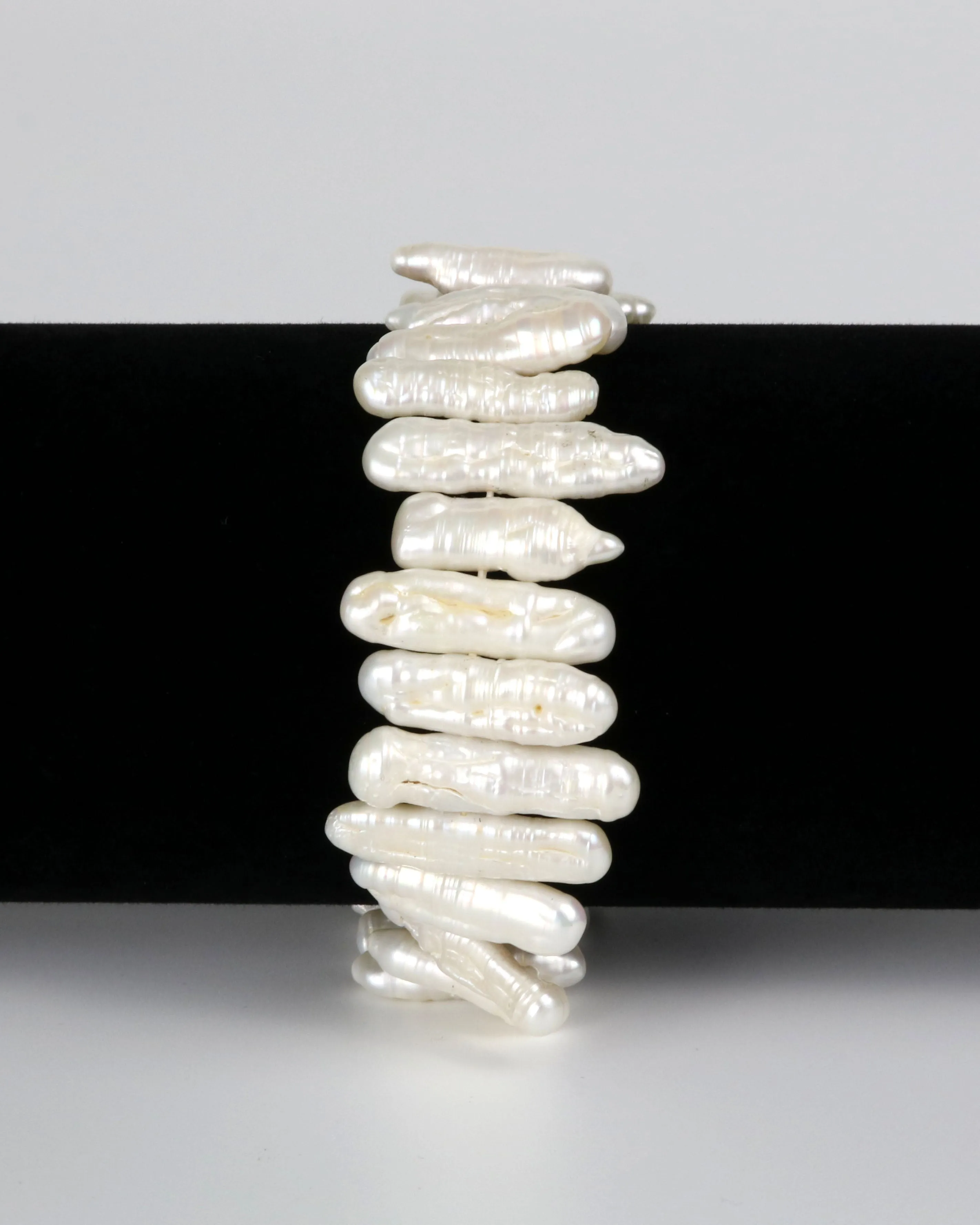 Jagged Tooth Biwa Pearl Elastic Bracelet