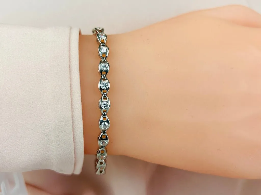 Linked Eye Lab-Grown Diamond Bracelet with 0.99 ct.(finished) 2.1mm