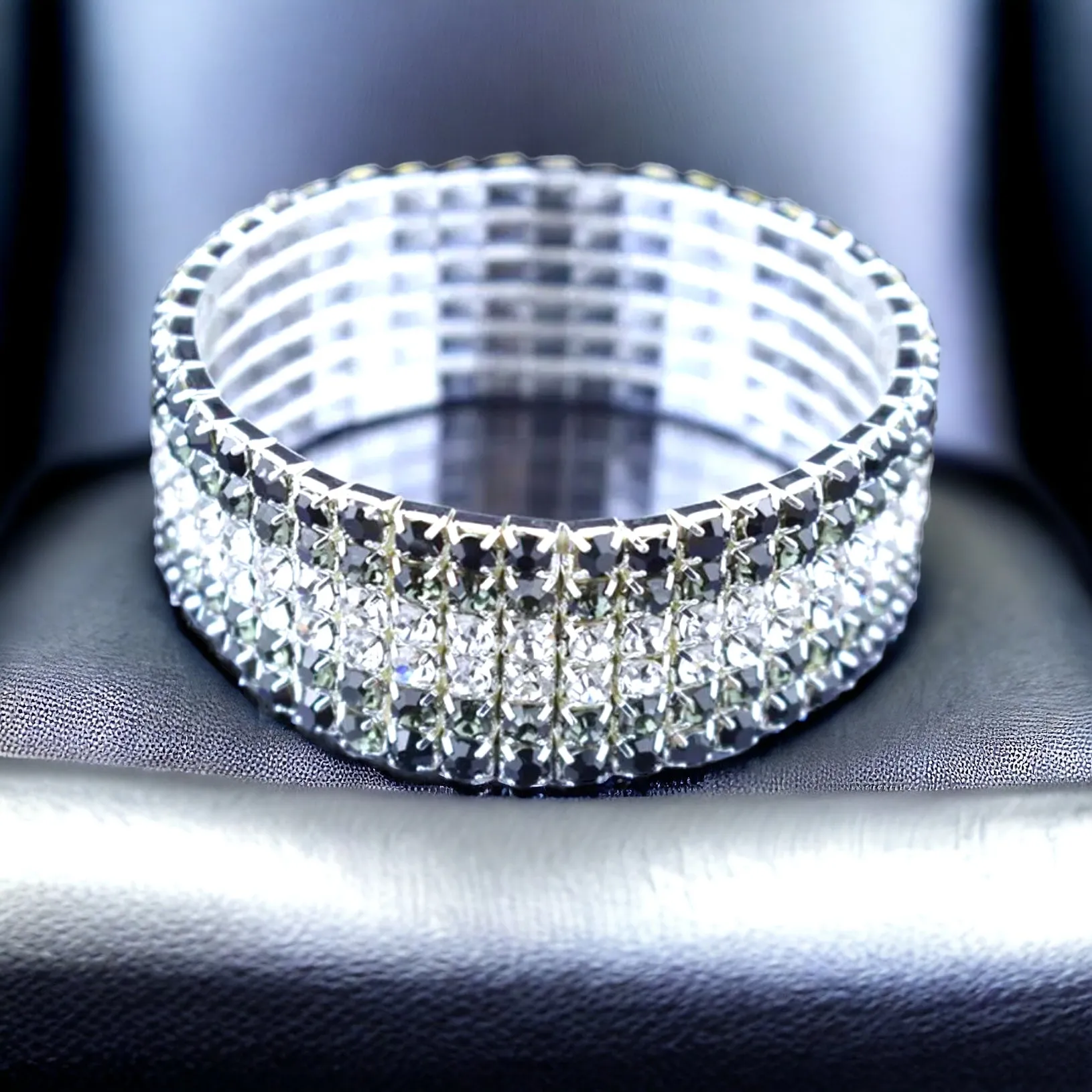 MADISON - Black clear 6 line stretch rhinestone bracelet