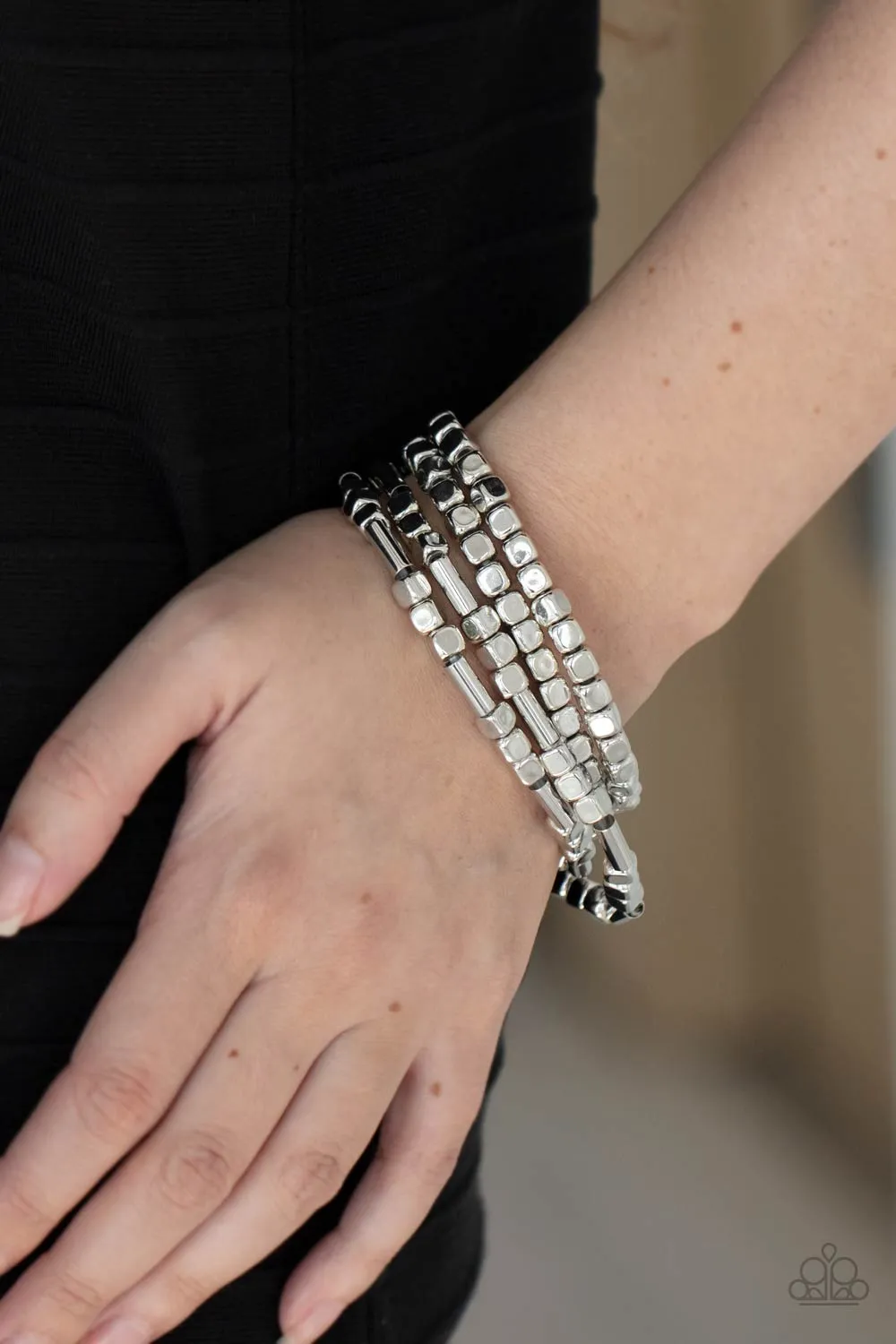 Metro Materials Silver
Bracelet Paparazzi