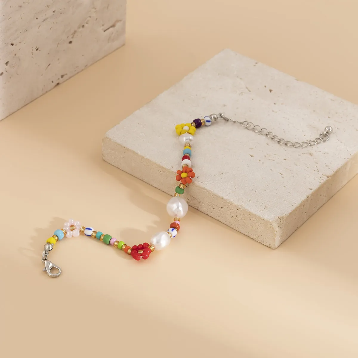 Multicolor Howlite & Pearl Silver-Plated Floral Beaded Adjustable Bracelet