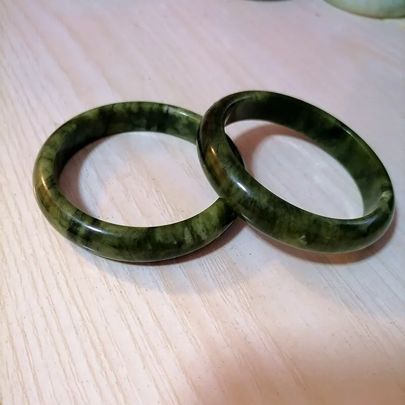 Natural Chinese Southern Jade Hand