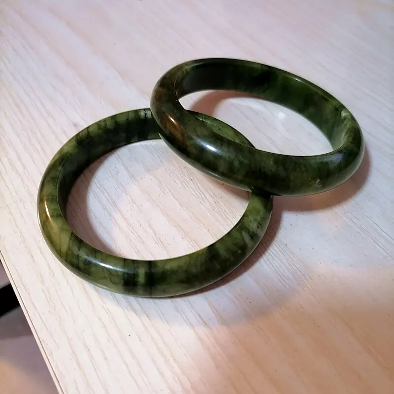 Natural Chinese Southern Jade Hand