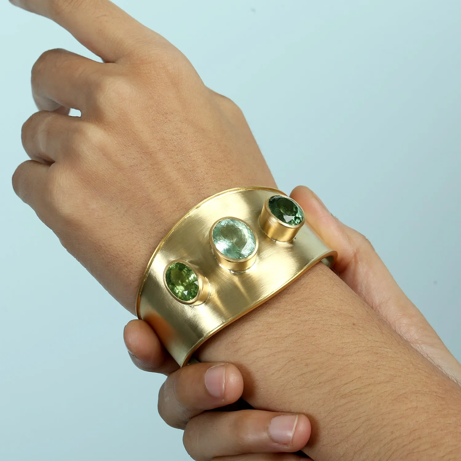 Oval Cut Green Tourmaline Gemstone In 18K Yellow Gold Cuff Bracelet Jewelry