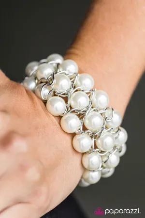 Paparazzi - Cadillac Lane - White Pearl Bracelet
