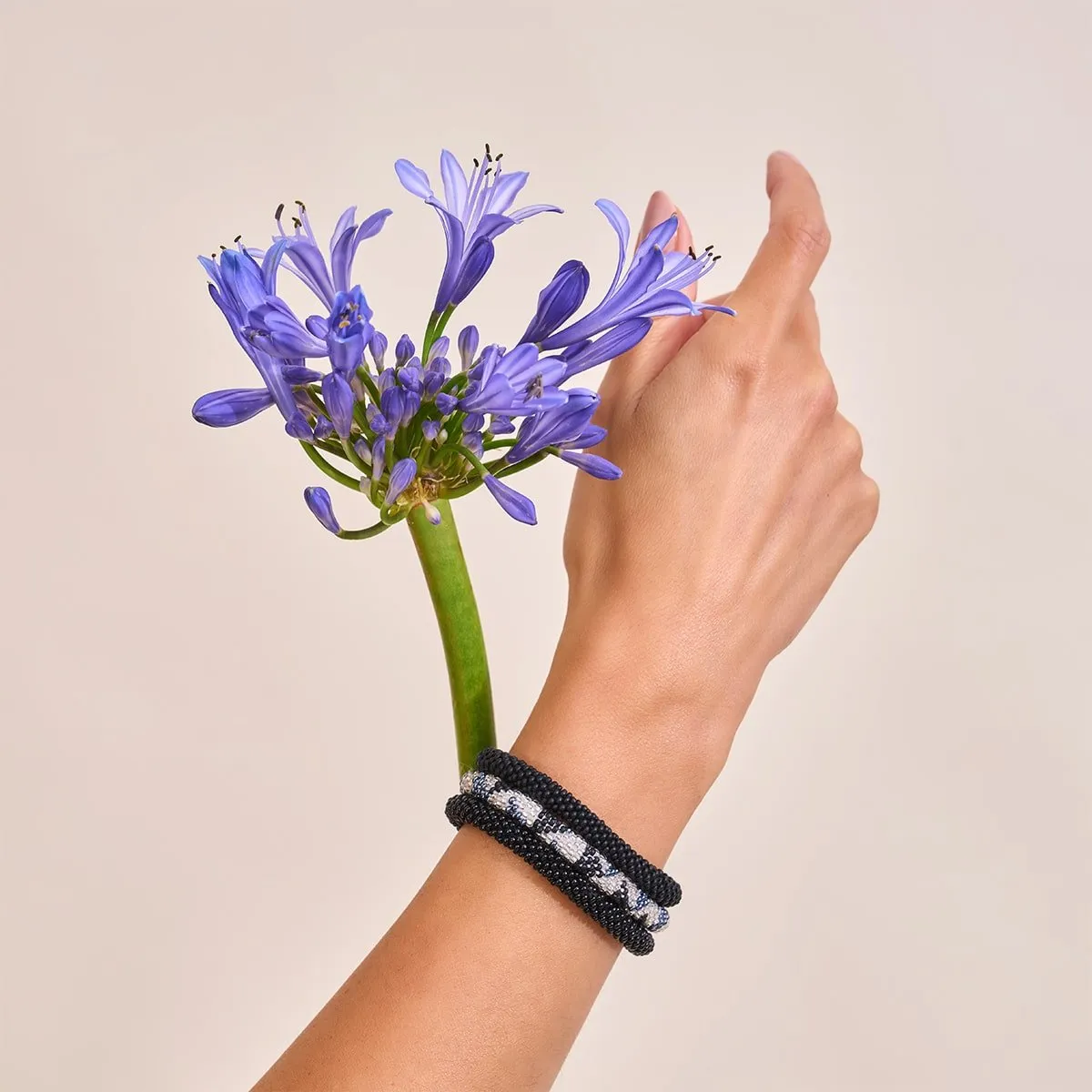 Raven | Himalayan Glass Bead Bracelet