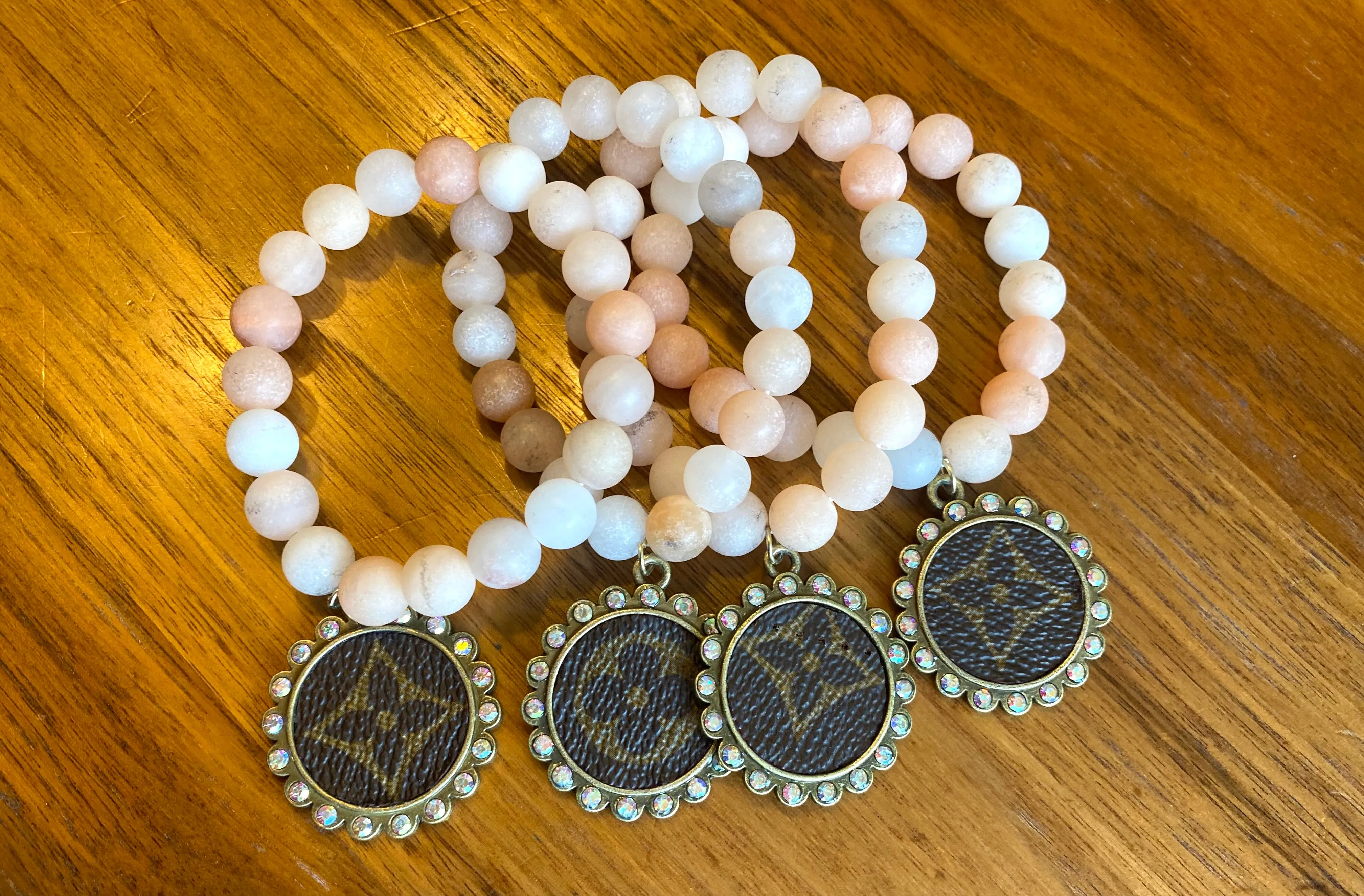 Single bead bracelets - Upcycle