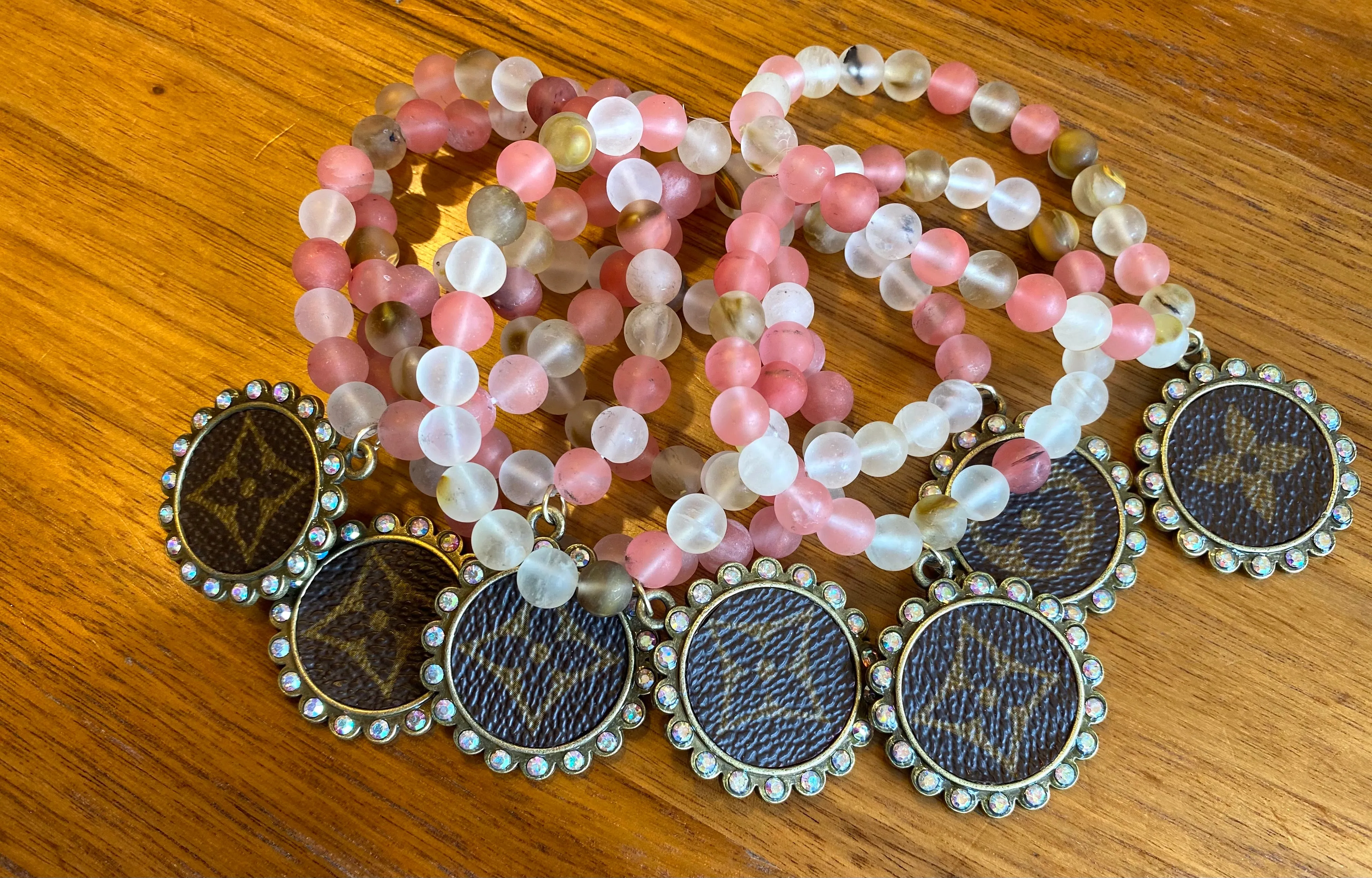 Single bead bracelets - Upcycle