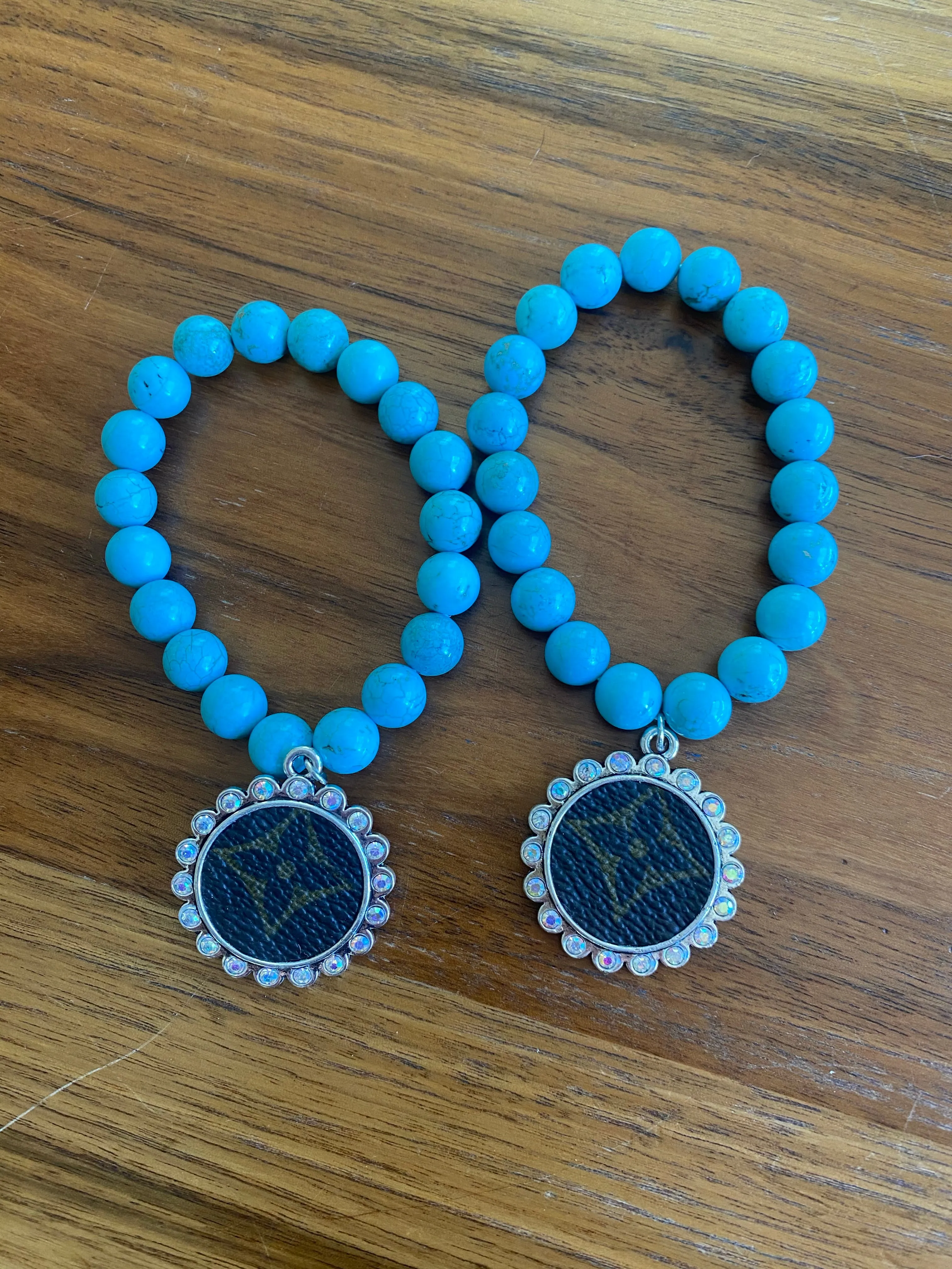 Single bead bracelets - Upcycle