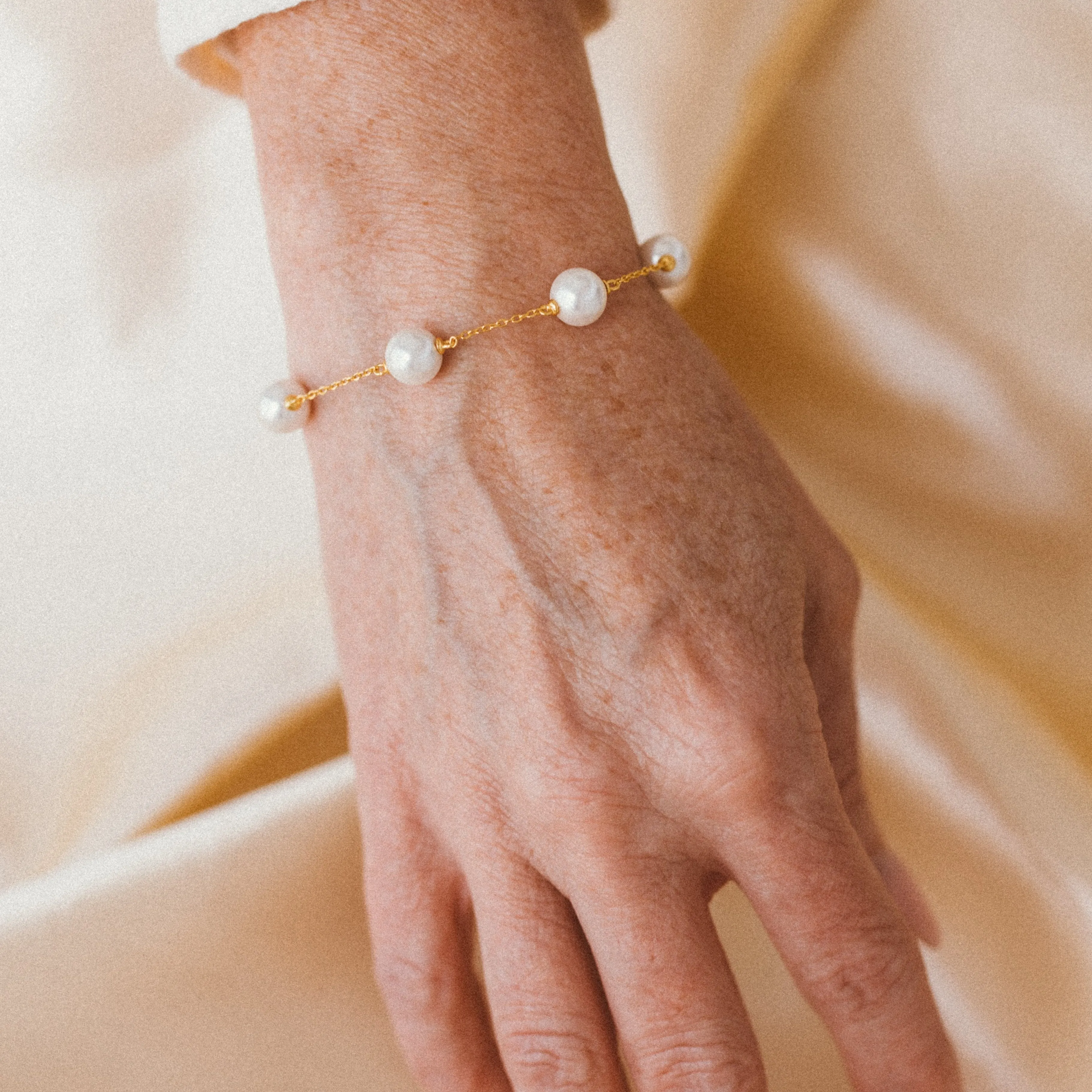 Spaced Pearl Bracelet