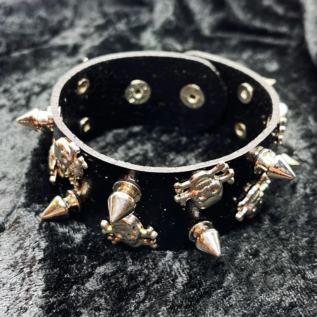 'Spiky Skulls' Leather Bracelet (#ba062)