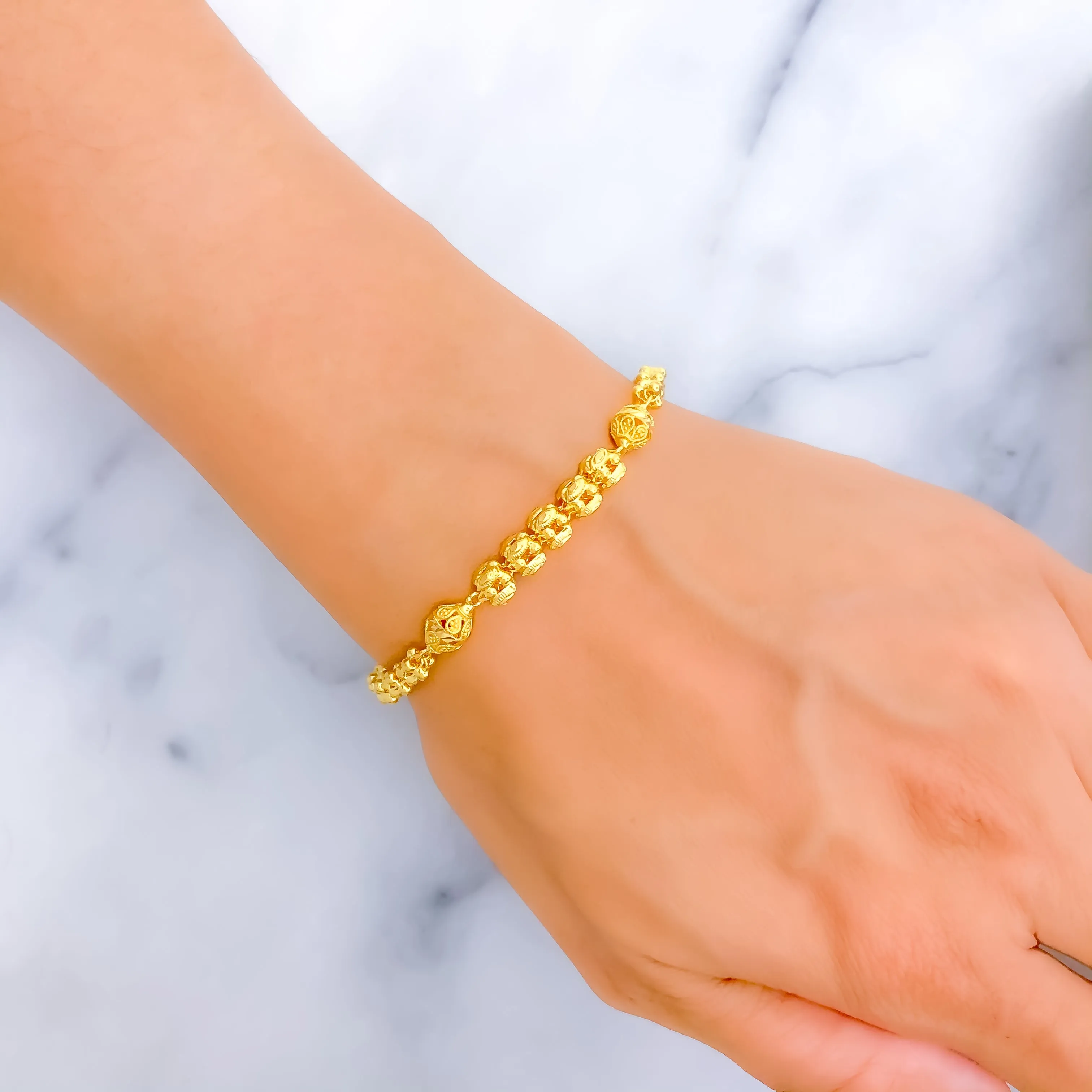 Tasteful Dazzling 22k Gold Bracelet